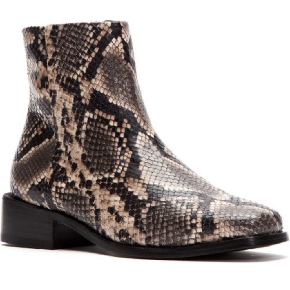 Frye River Inside Snake Print Boot Size 6